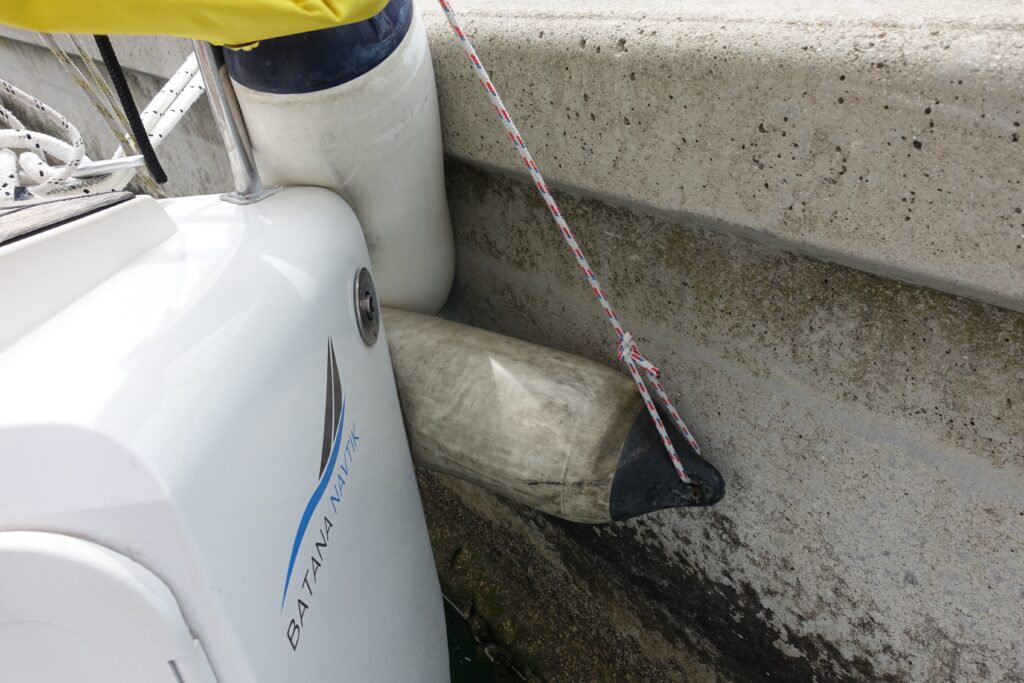 2 Fender werden verwendet um das Heck gut abzusichern