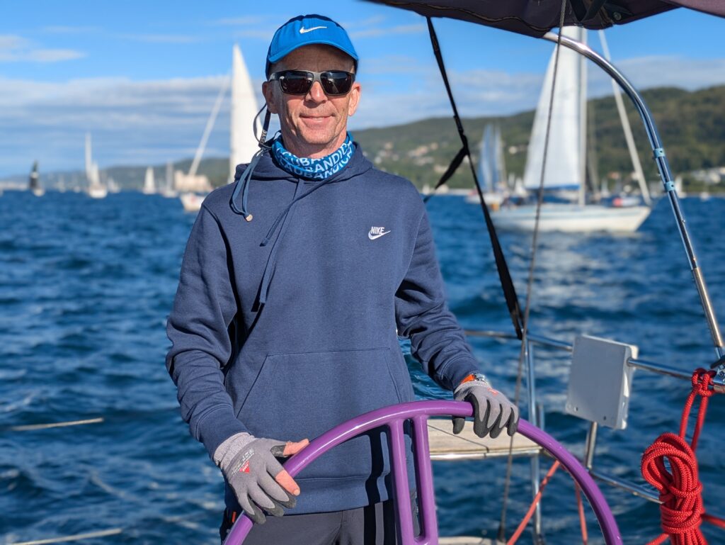 Skipper am Ruder